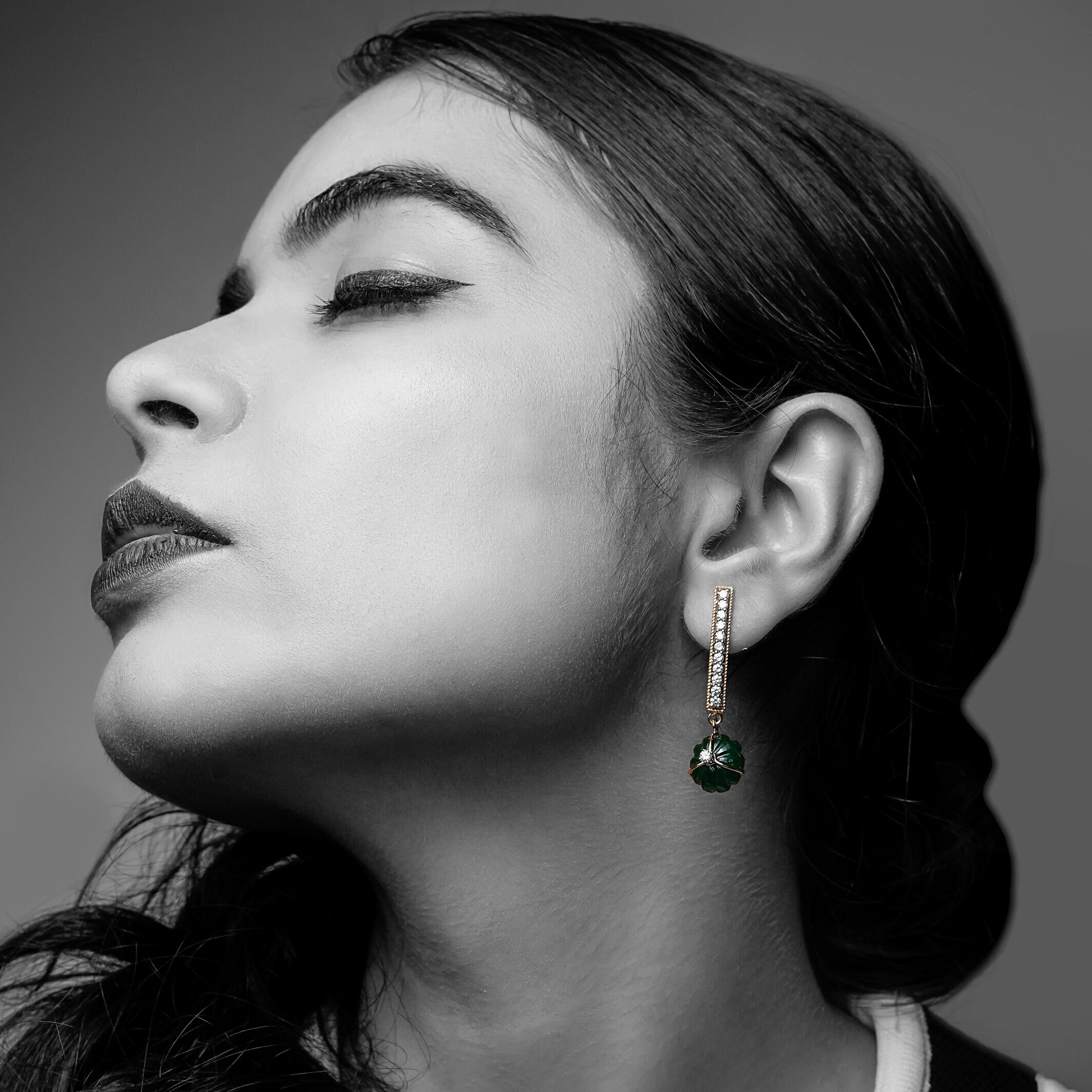 3d_carved_green_stone_diamond_earing