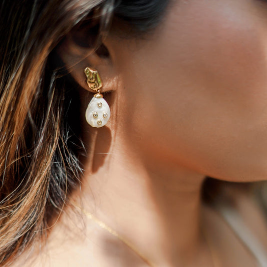 Golden Bliss Pearl Earrings B