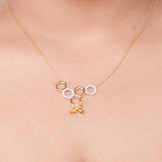 lamarquem_little_bee_diamond_pendant_with_chain