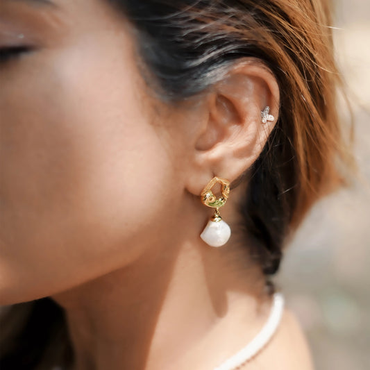 Crushed Gold Pearl Earrings B