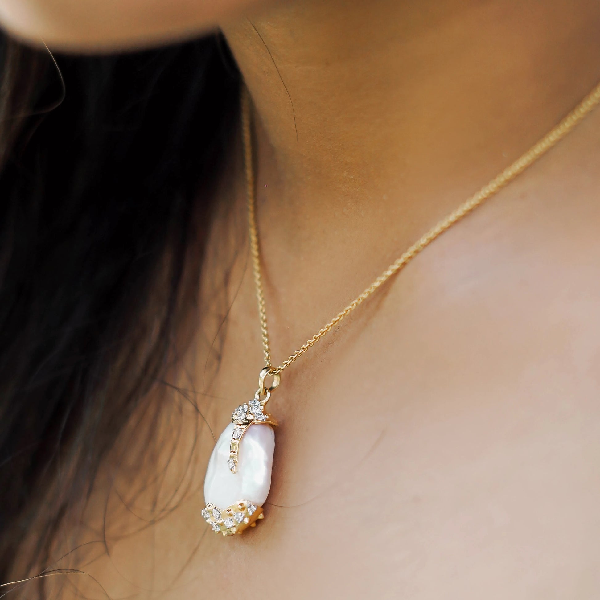 Diamond Engraved Pearl Pendant G