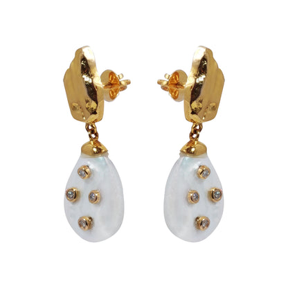 Golden Bliss Pearl Earrings D