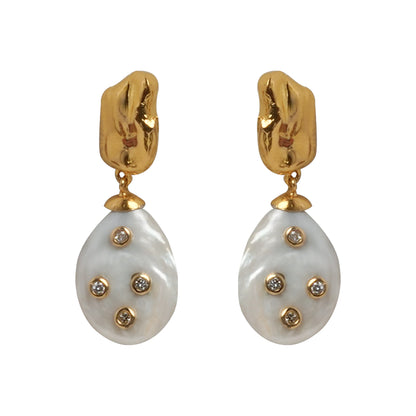 Golden Bliss Pearl Earrings A