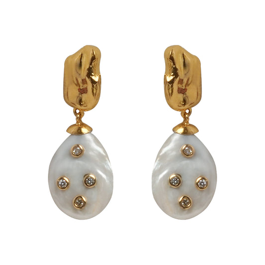 Golden Bliss Pearl Earrings A